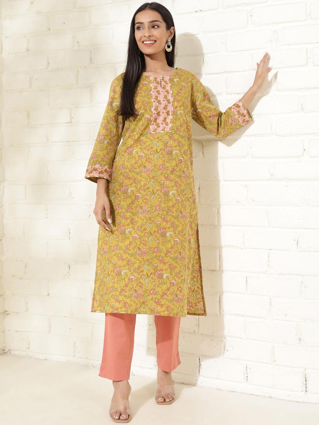 

Fabindia Women Floral Printed Regular Pure Cotton Kurta with Pyjamas, Yellow