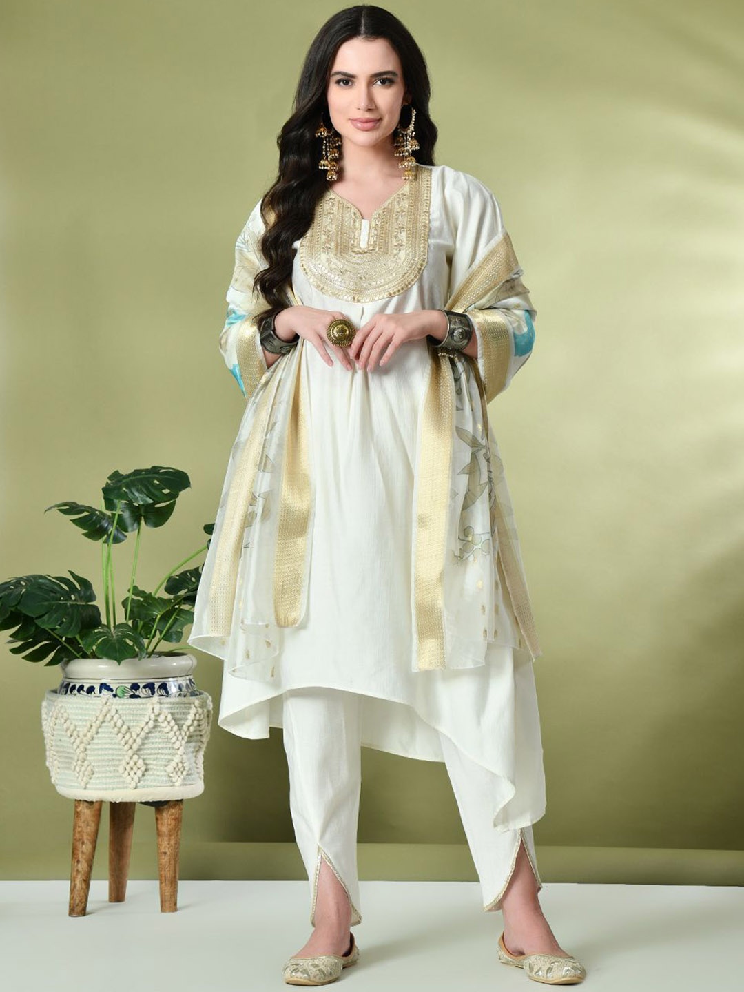 

Myshka Yoke Design Bell Sleeves V-Neck Sequinned A-Line Kurta With Dhoti Pants & Dupatta, White