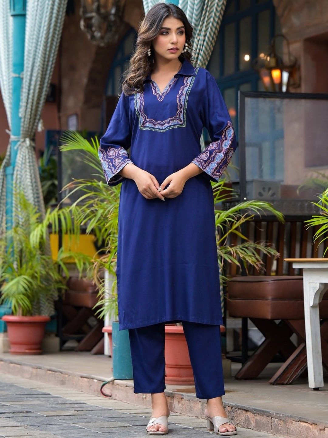 

AUTUMN LANE Women Ethnic Motifs Embroidered Regular Thread Work Kurta with Trousers, Blue