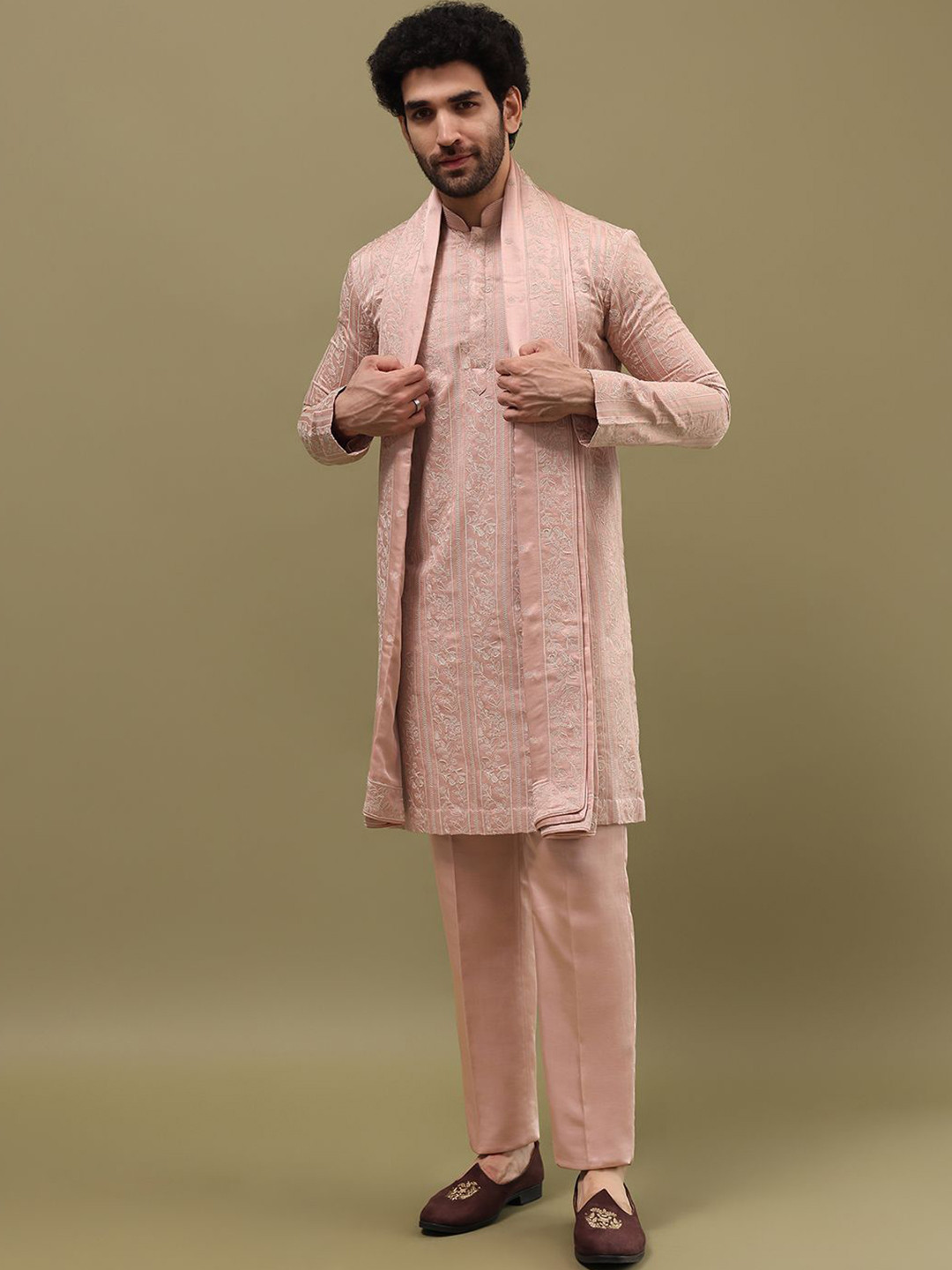 

KALKI Fashion Men Floral Embroidered Regular Thread Work Kurta with Trousers & With Dupatta, Pink