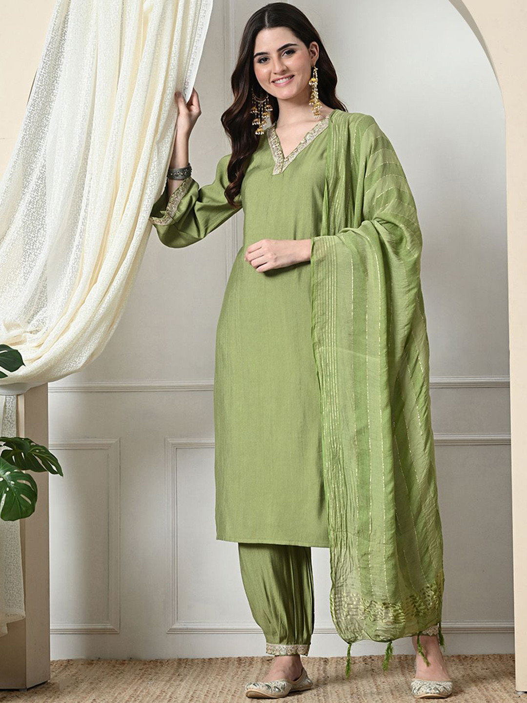 

Myshka Floral Yoke Design V-Neck Bell Sleeves Straight Kurta With Salwar & Dupatta, Green
