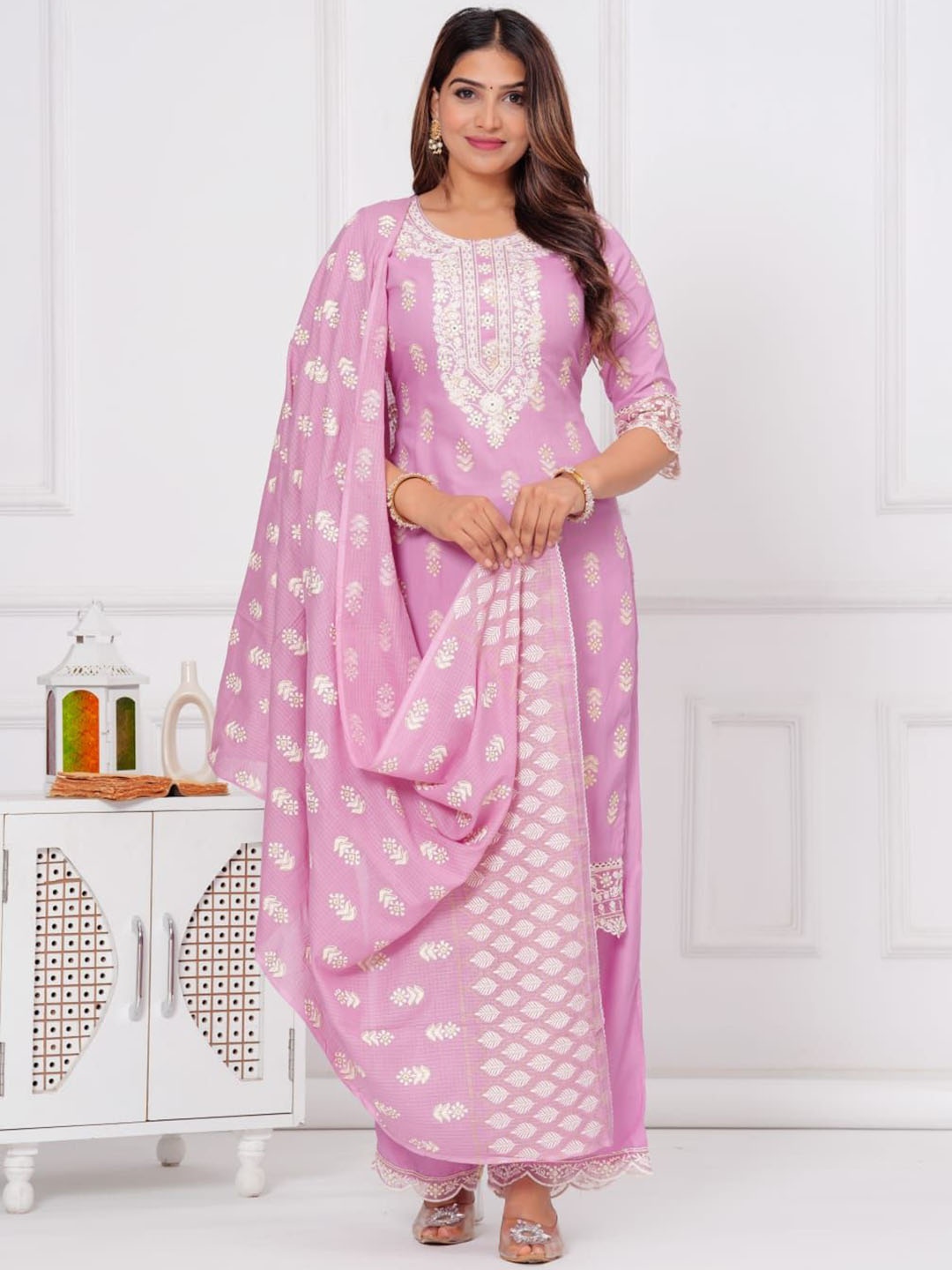 

PARUCREATION Floral Embroidered Straight Kurta With Palazzos & Dupatta, Pink