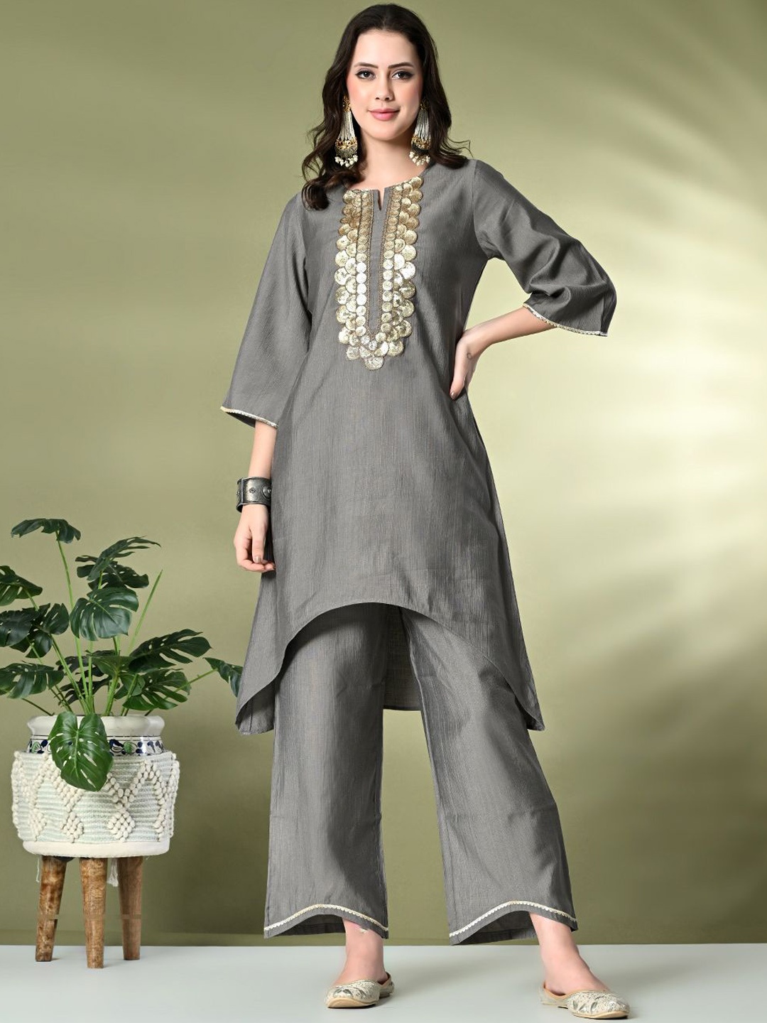 

Sangria Embroidered Regular Kurta with Palazzos, Grey