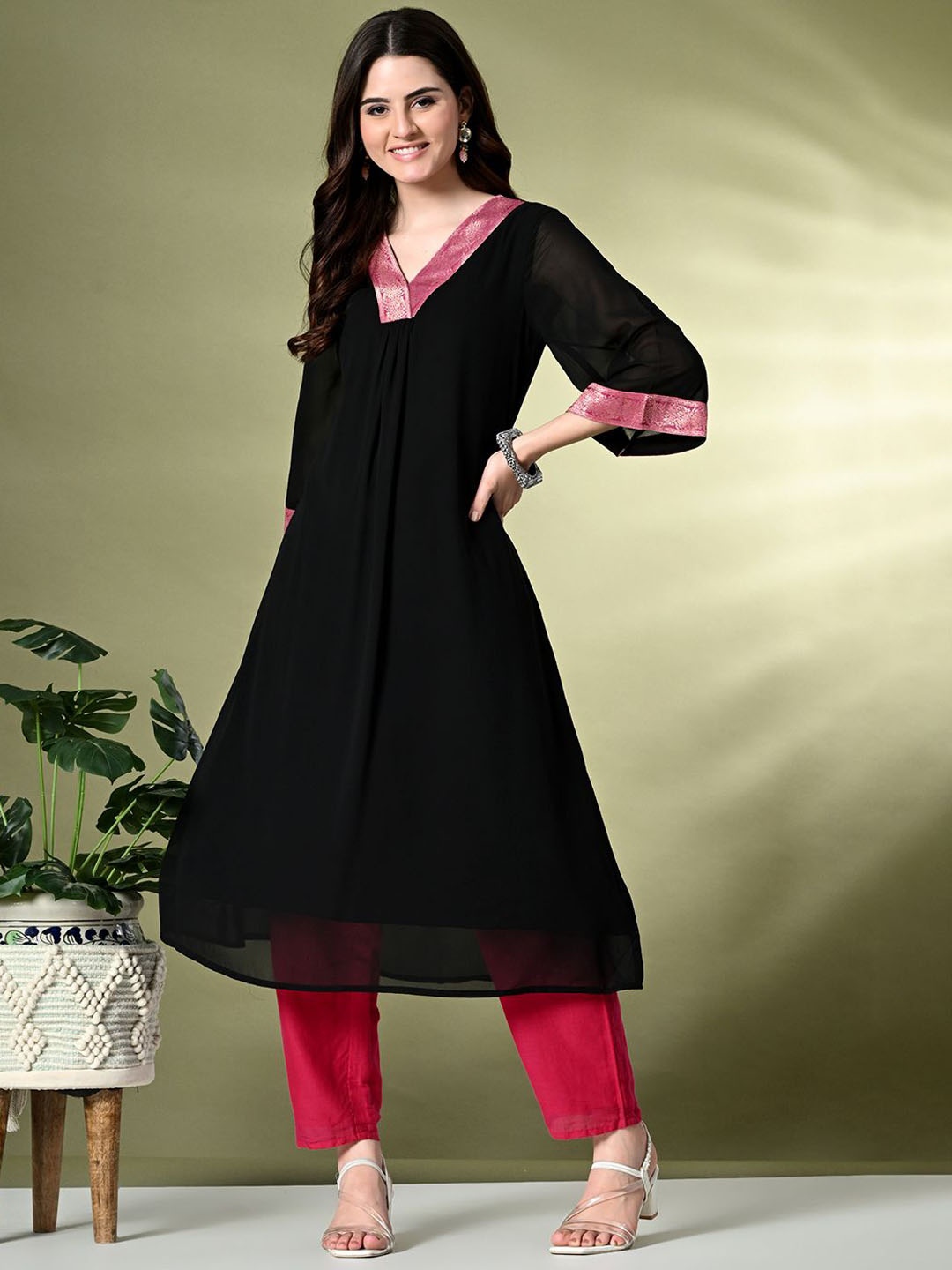 

Sangria Woven Design V-Neck A-Line Kurta, Black