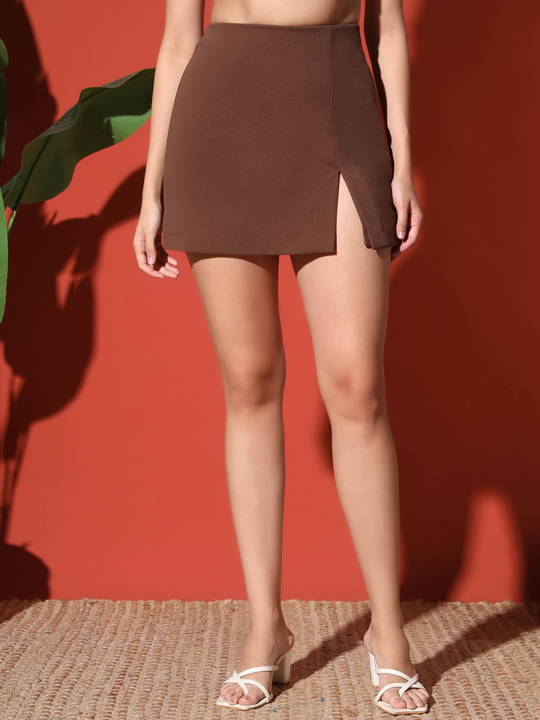 

Zastraa Straight Above Knee Mini Skorts, Coffee brown