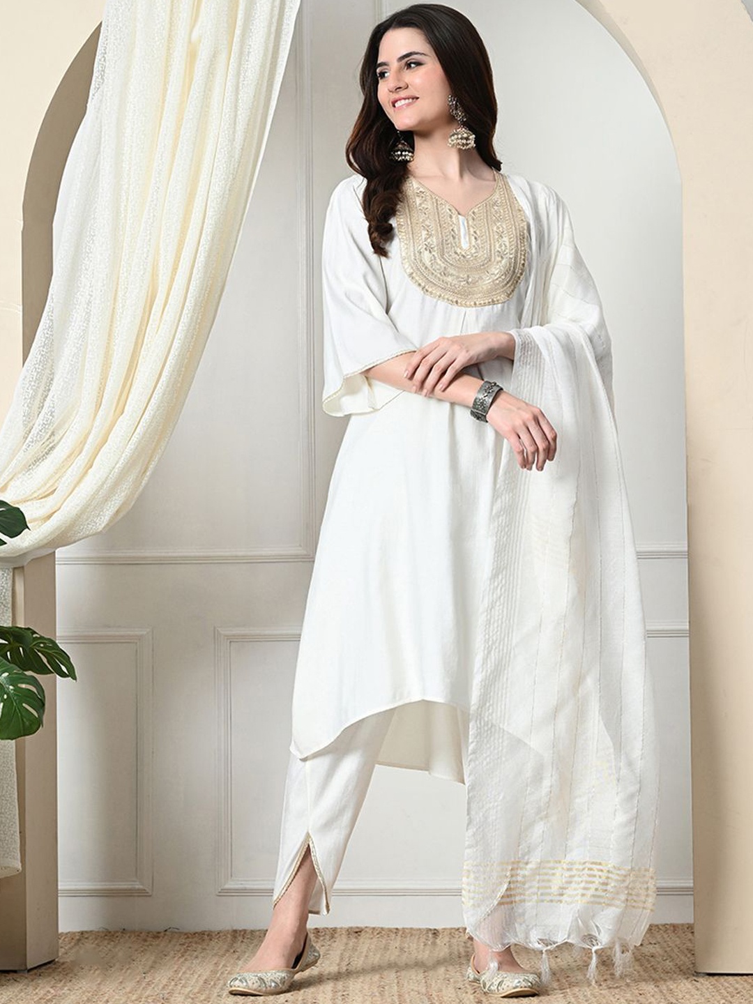 

Myshka Yoke Design Bell Sleeves V-Neck Sequinned A-Line Kurta With Dhoti Pants & Dupatta, White