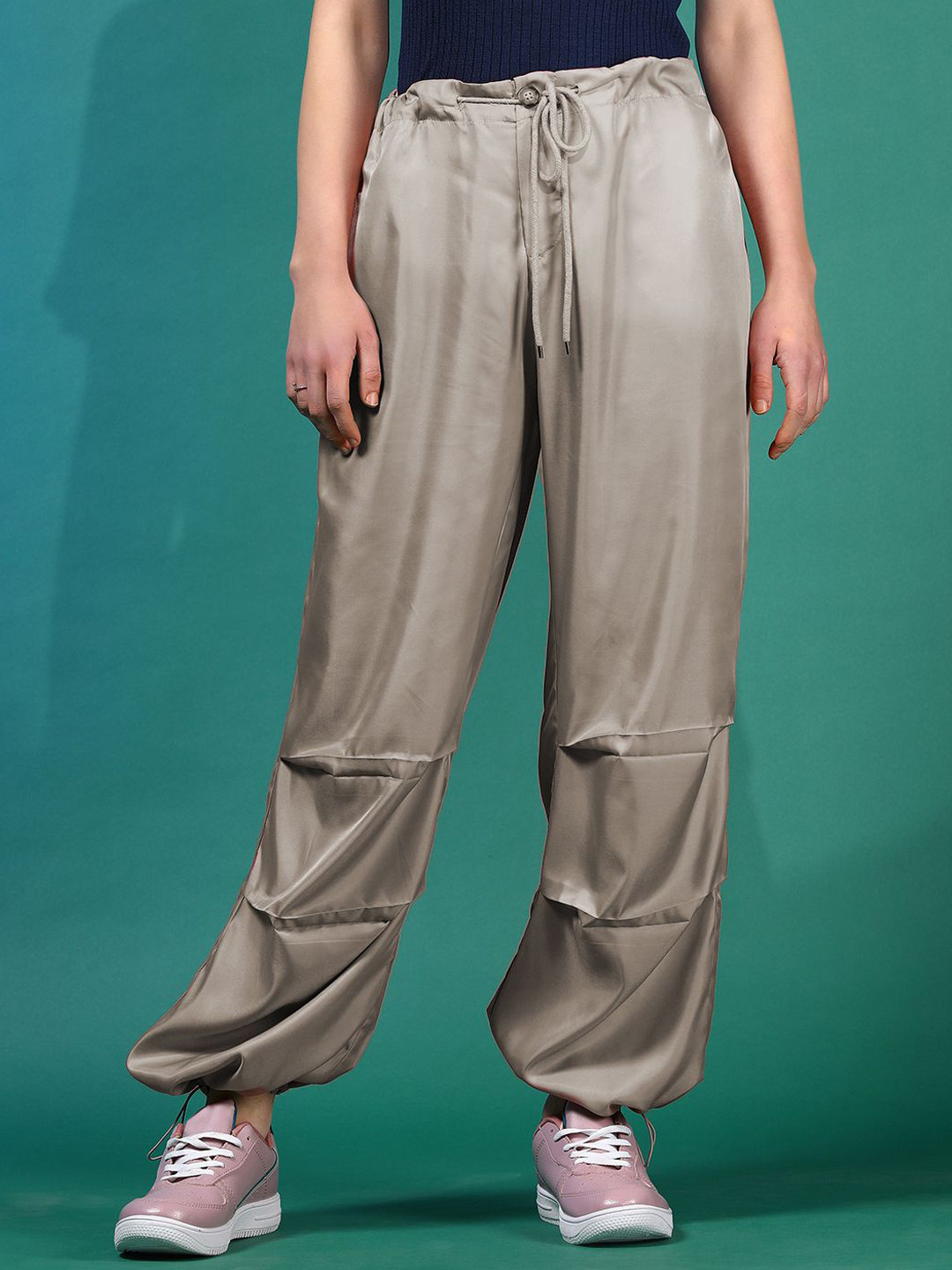 

Kotty Women Relaxed High-Rise Pleated Trousers, Brown