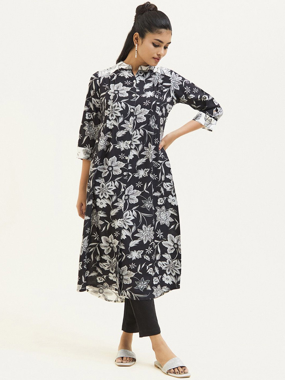 

Jaipur Kurti Floral Printed A-line Kurta, Black