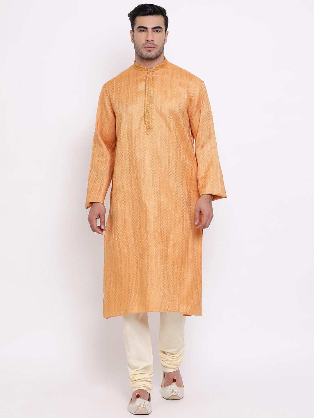 

ZOIS Men Embroidered Thread Work Kurta, Orange