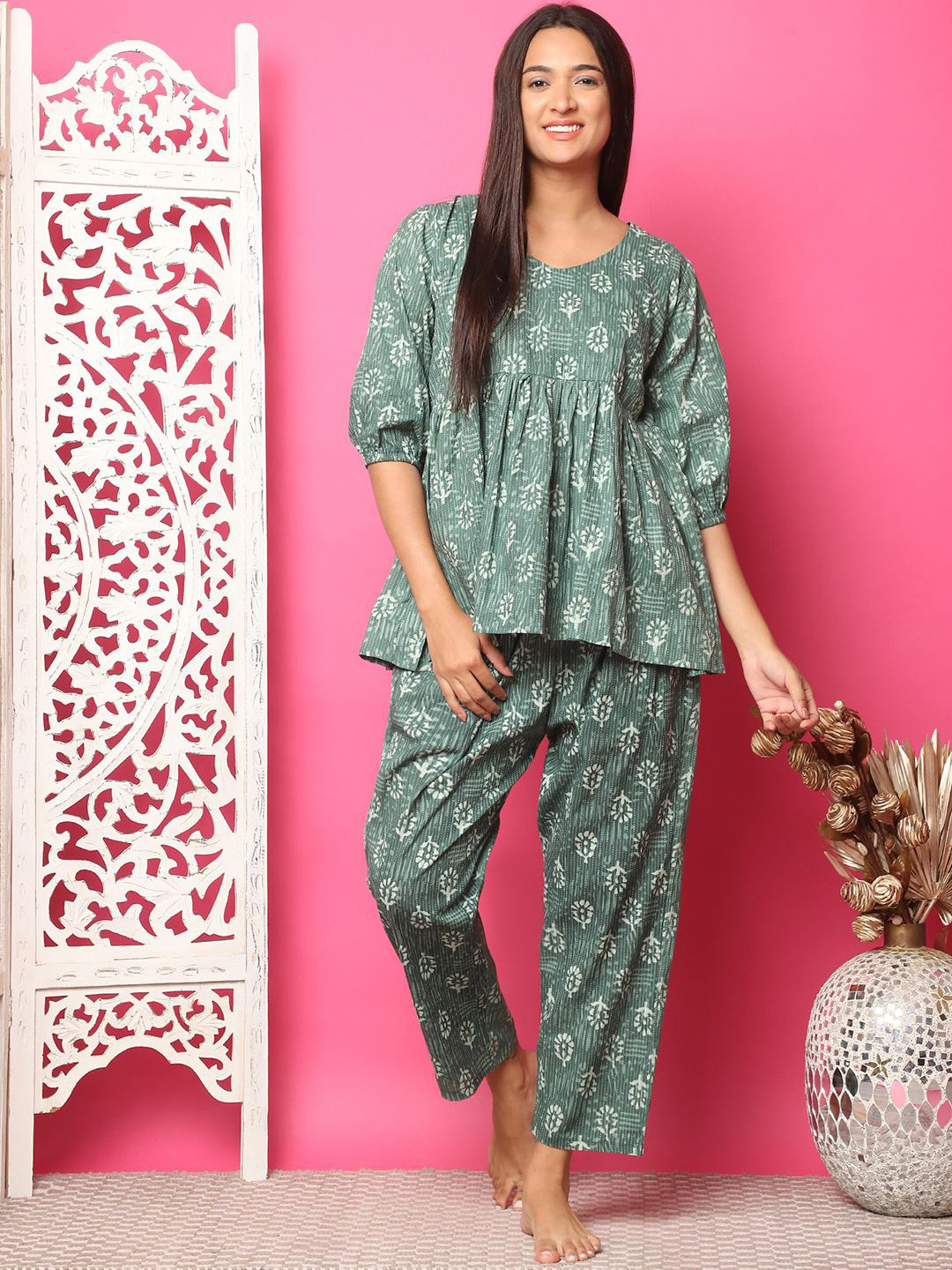 

TAG 7 Women Printed Night suit, Green