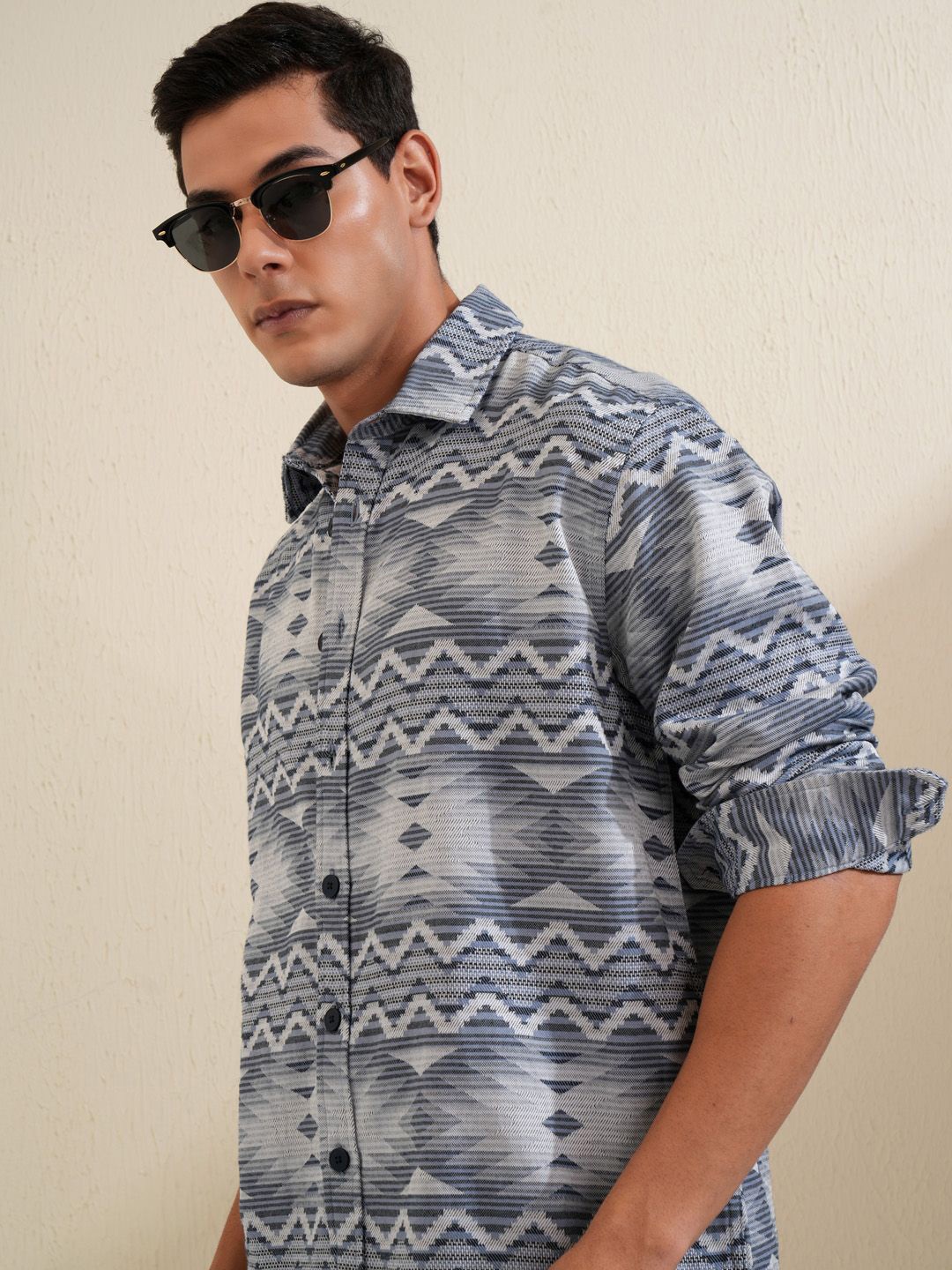 

LOCOMOTIVE Men Abstract Printed Oversized Fit Casual Shirt, Navy blue