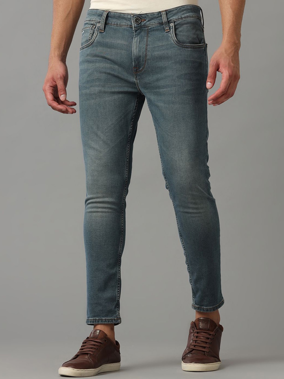 

Voi Jeans Men Comfort Skinny Fit Light Fade Stretchable Jeans, Green