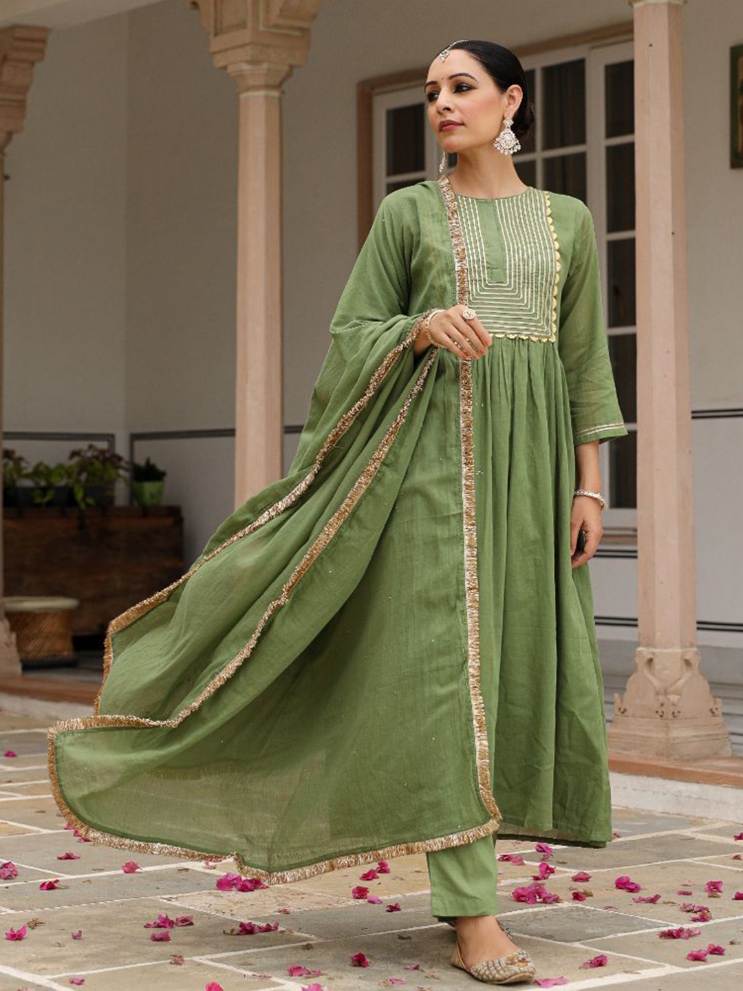 

PHEETA Women Yoke Design Regular Gotta Patti Kurta with Trousers & With Dupatta, Green