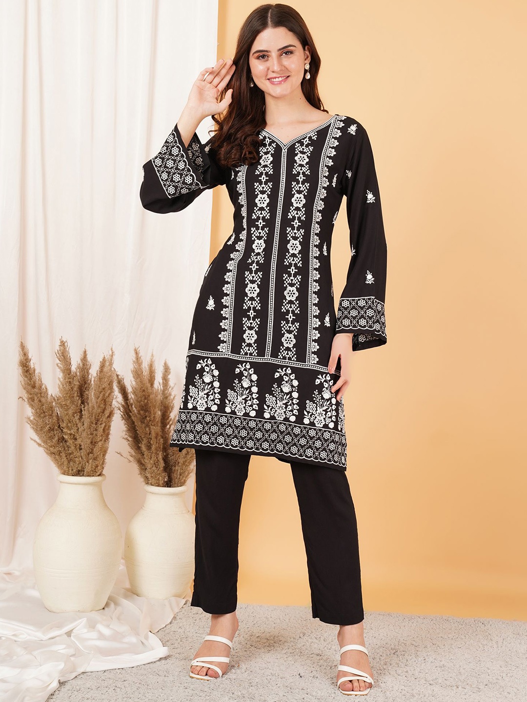 

Growish Women Floral Embroidered Layered Thread Work Kurta with Trousers, Black