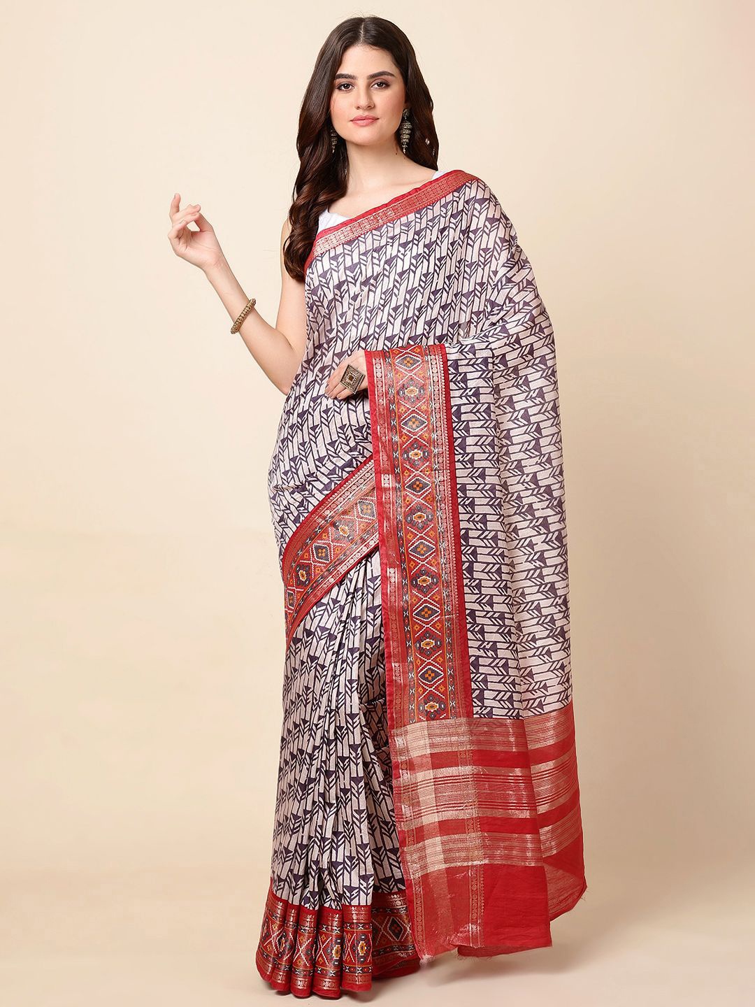 

Meena Bazaar Geometric Zari Saree, Beige