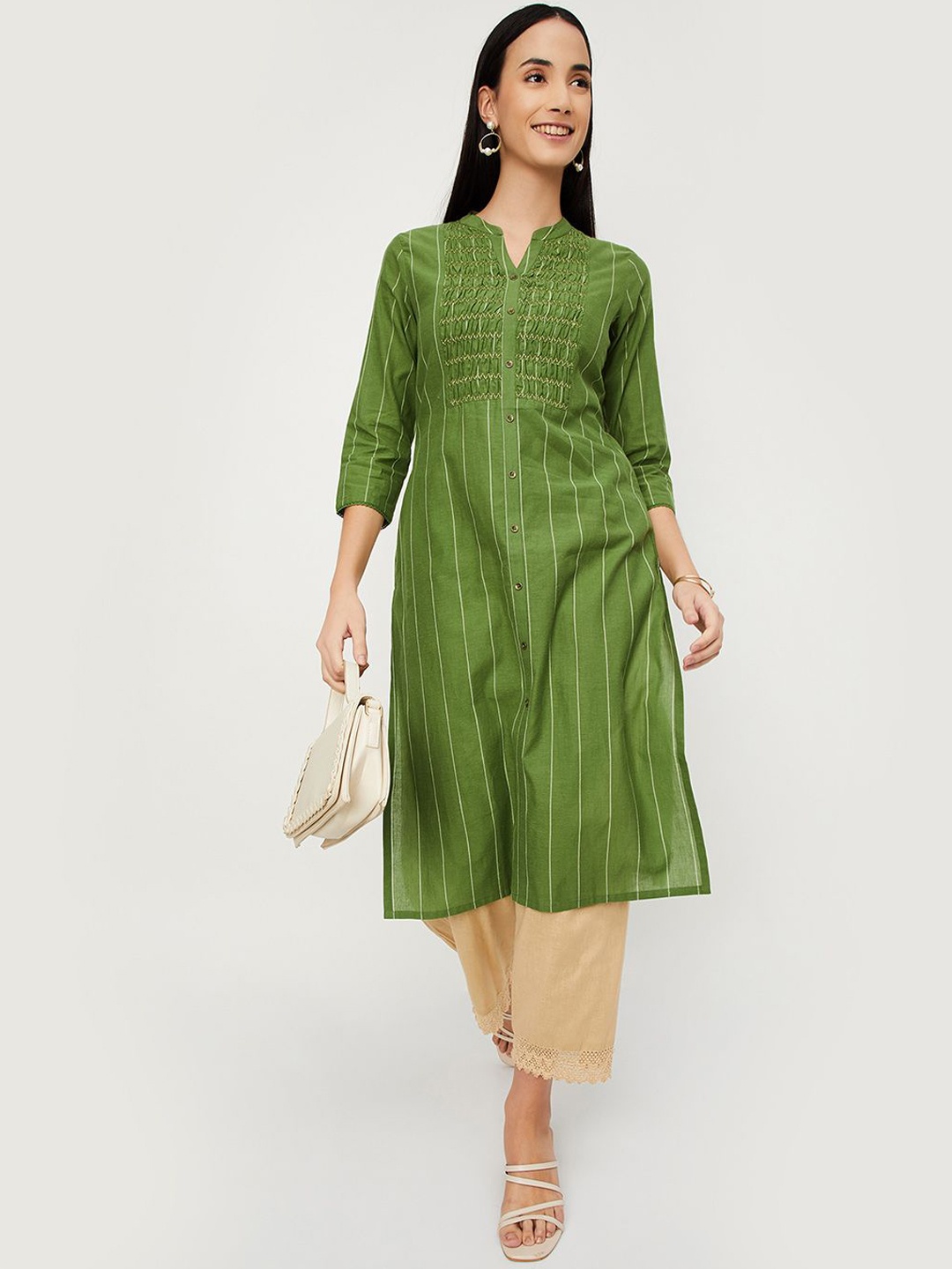 

max Women Embroidered Mirror Work Kurta, Green