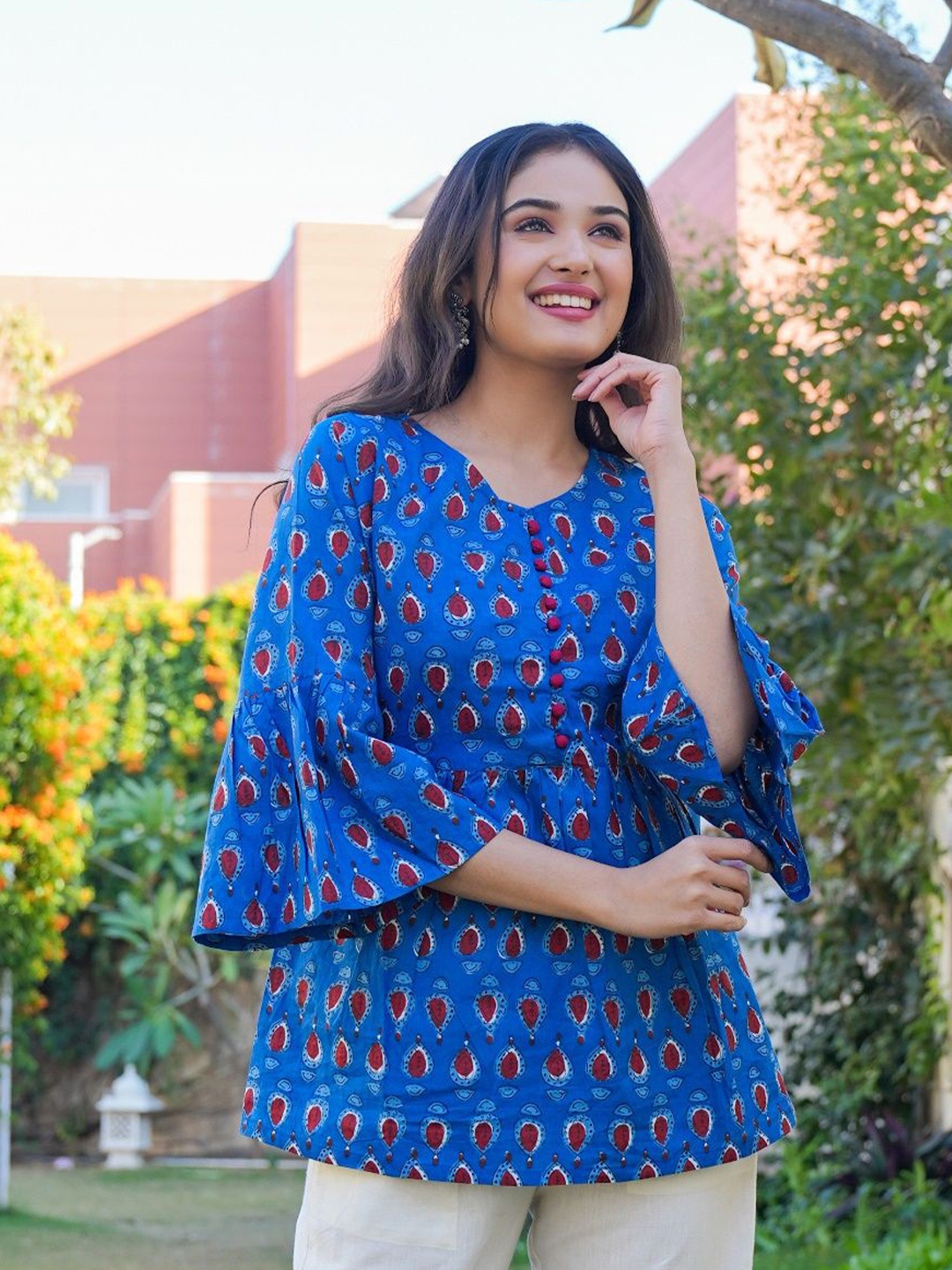 

KALINI Women Conversational Printed Cotton Crop Top, Blue