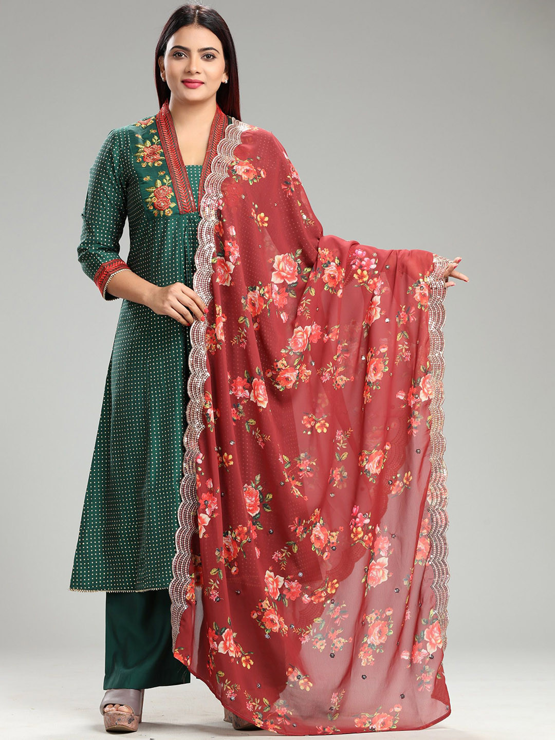 

COTTON CULTURE Women Floral Embroidered Regular Kurta with Palazzos & With Dupatta, Green