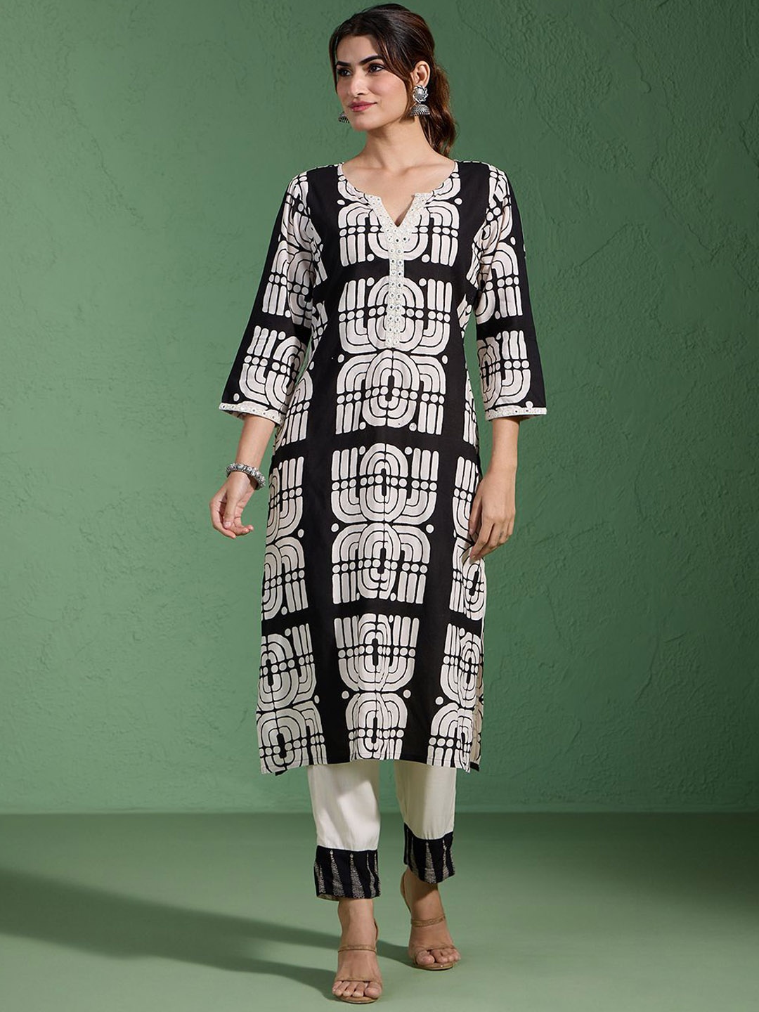 

Likha Women Printed Regular Kurta with Trousers, Black