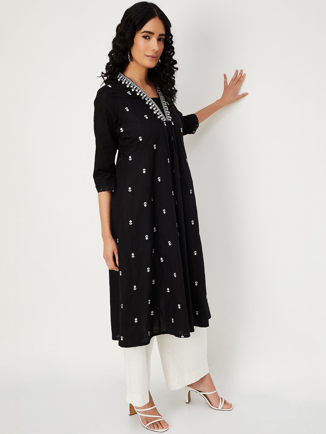 

max Women Embroidered Mirror Work Kurta, Black