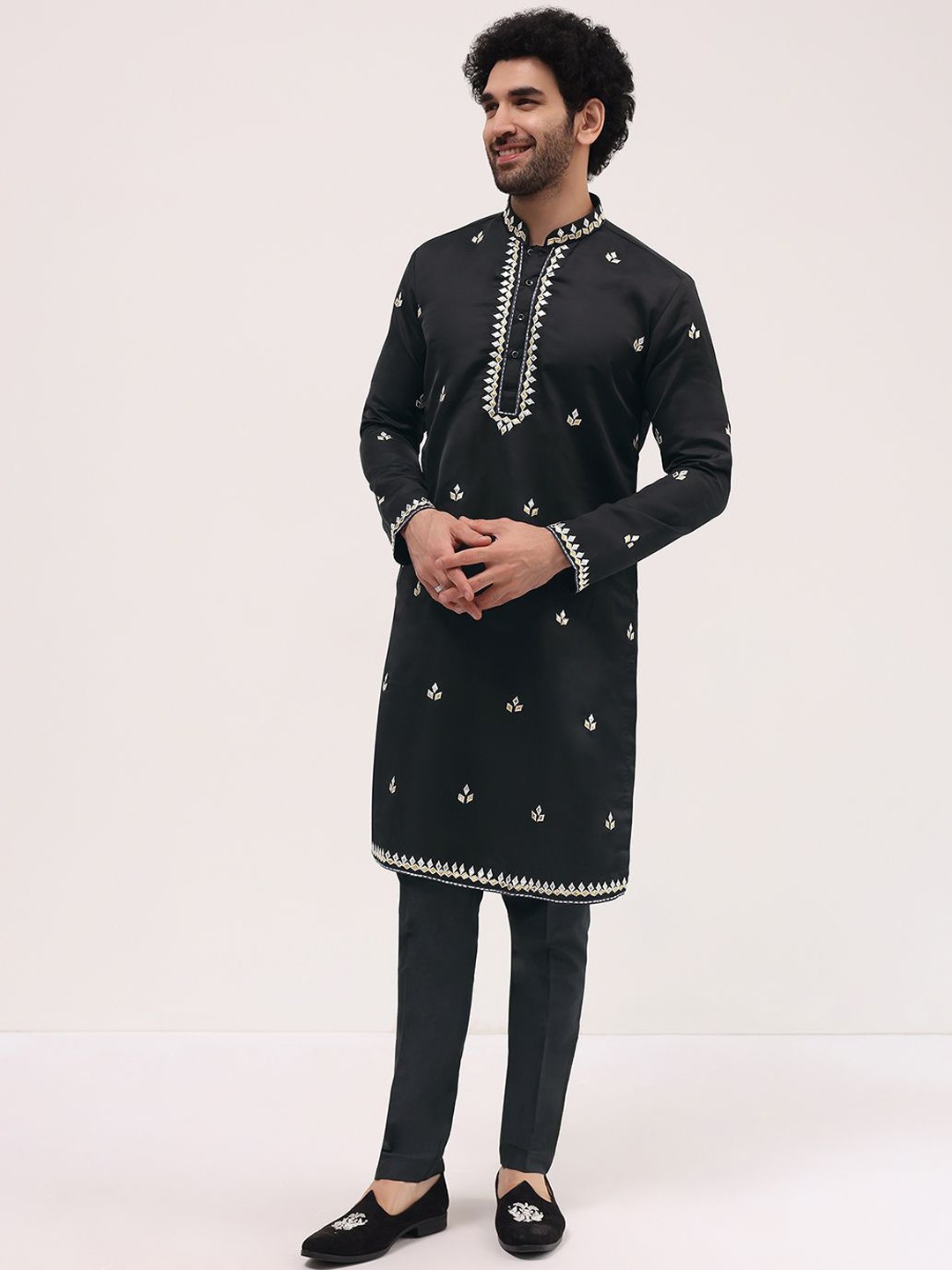 

KALKI Fashion Men Kurta Sets, Black