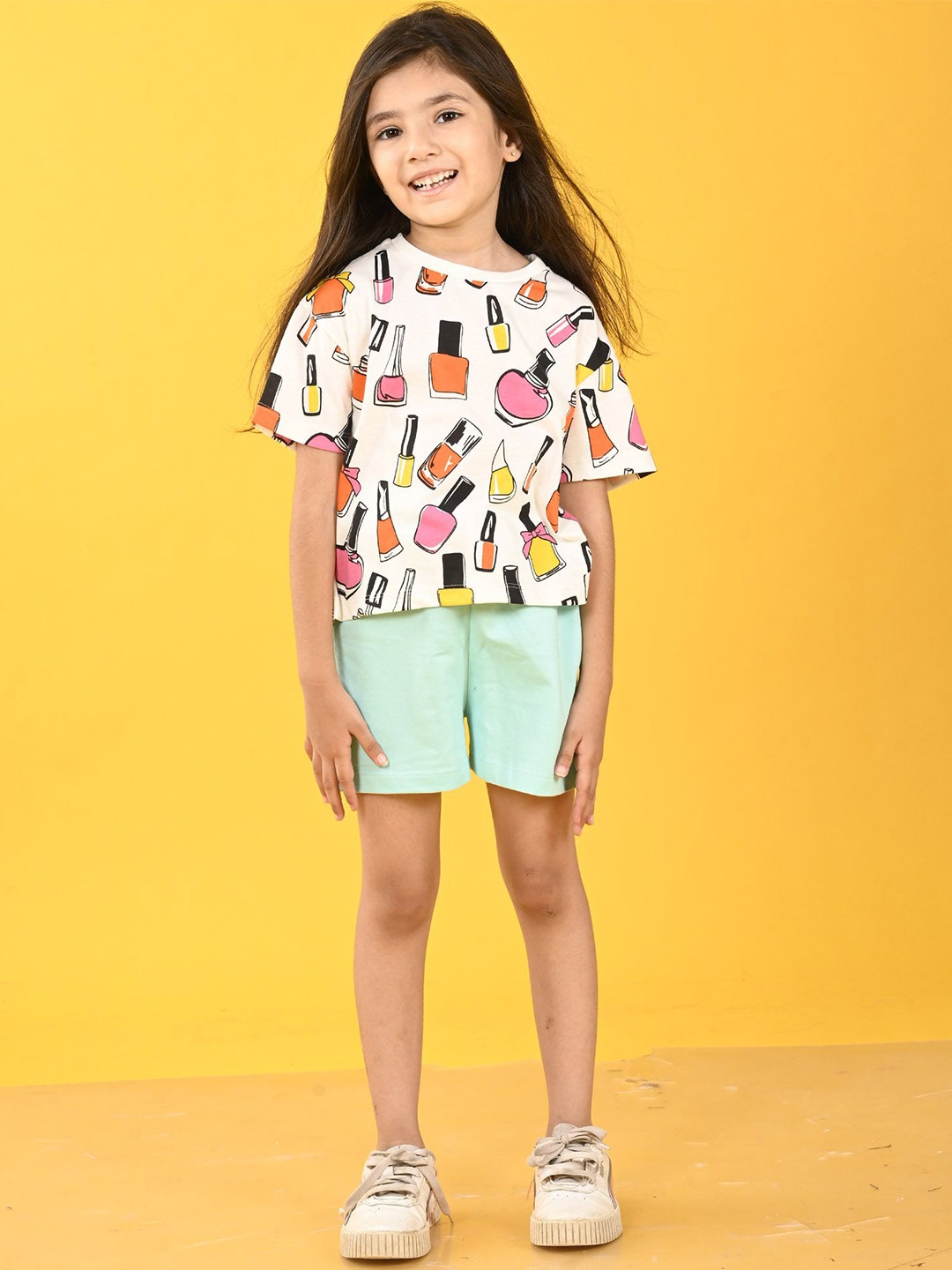 

Anthrilo Girls Printed T-shirt with Shorts, White