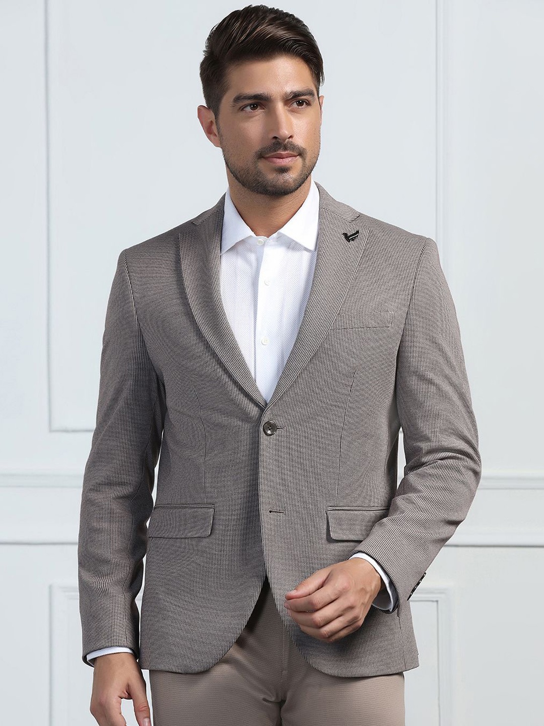 

Blackberrys Men Slim-Fit Single Breasted Blazer, Brown