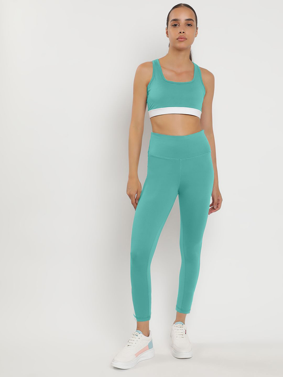 

Wearjukebox Sports Bra With Leggings Co-Ords, Blue