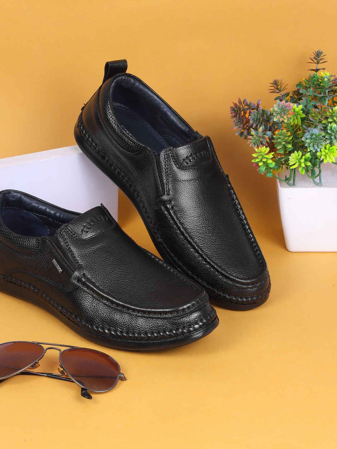 

WALKWAY by Metro Men Textured Leather Formal Loafers, Black