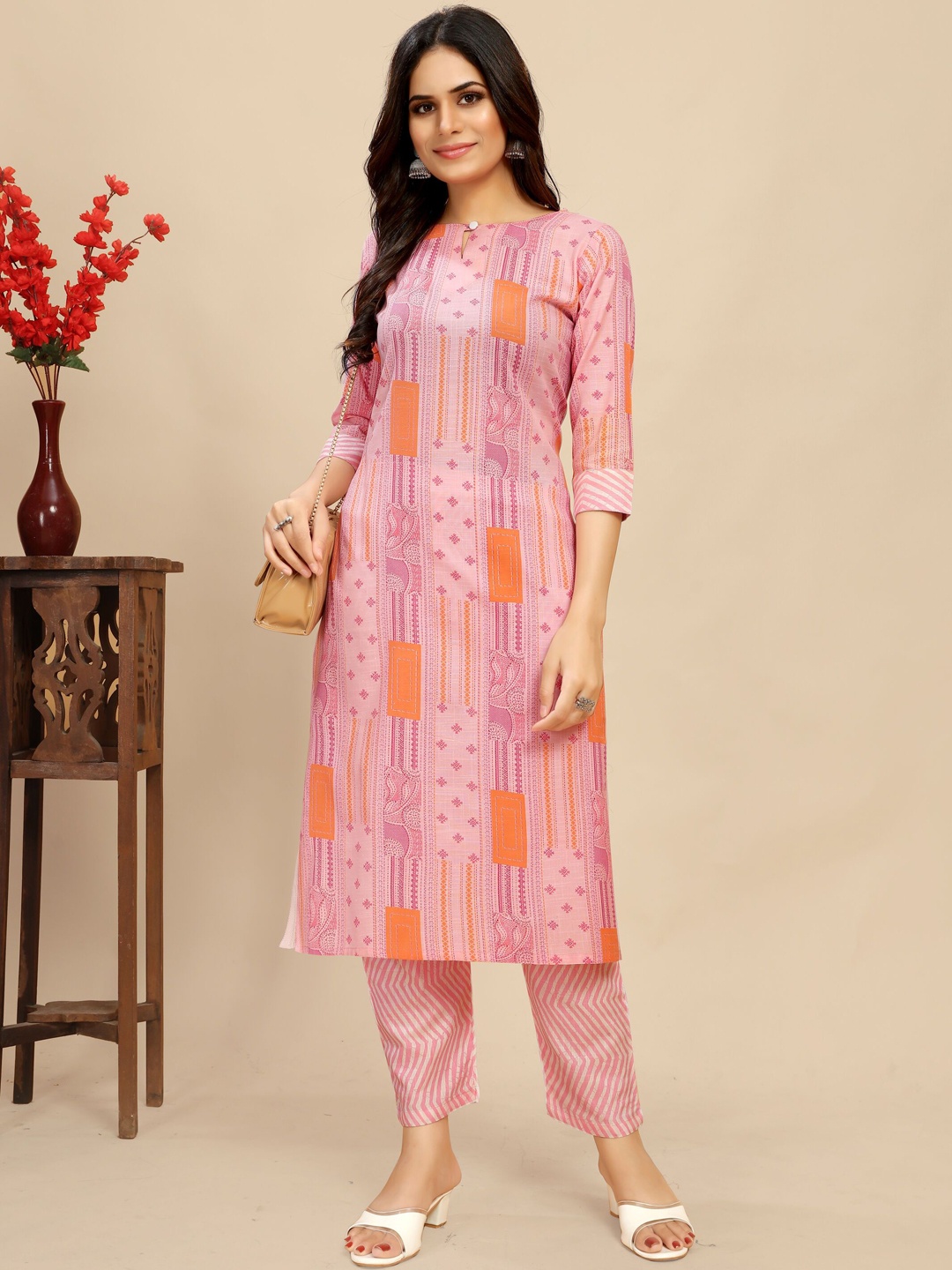 

VAAZI CREATOR Floral Printed Keyhole Neck Pure Cotton Straight Kurta With Trousers, Pink