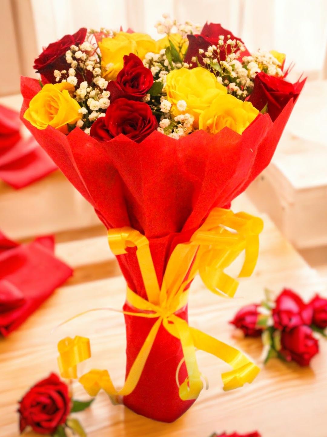 

bettergiftflowers 12-Pcs Roses Bunch Flowers Bouquet, Red