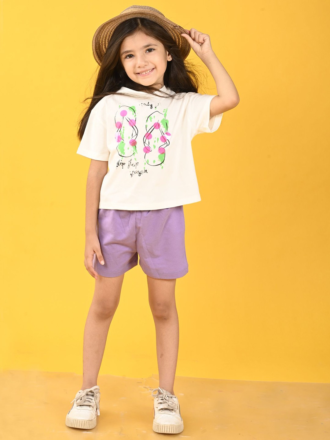 

Anthrilo Girls Printed T-shirt with Shorts, Cream