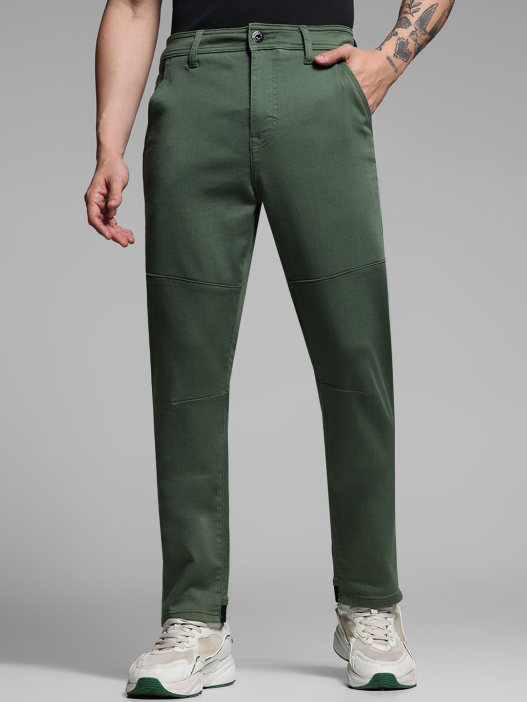 

Jack & Jones Men Relaxed Fit Low-Rise Low Distress Colourblocked Stretchable Jeans, Green