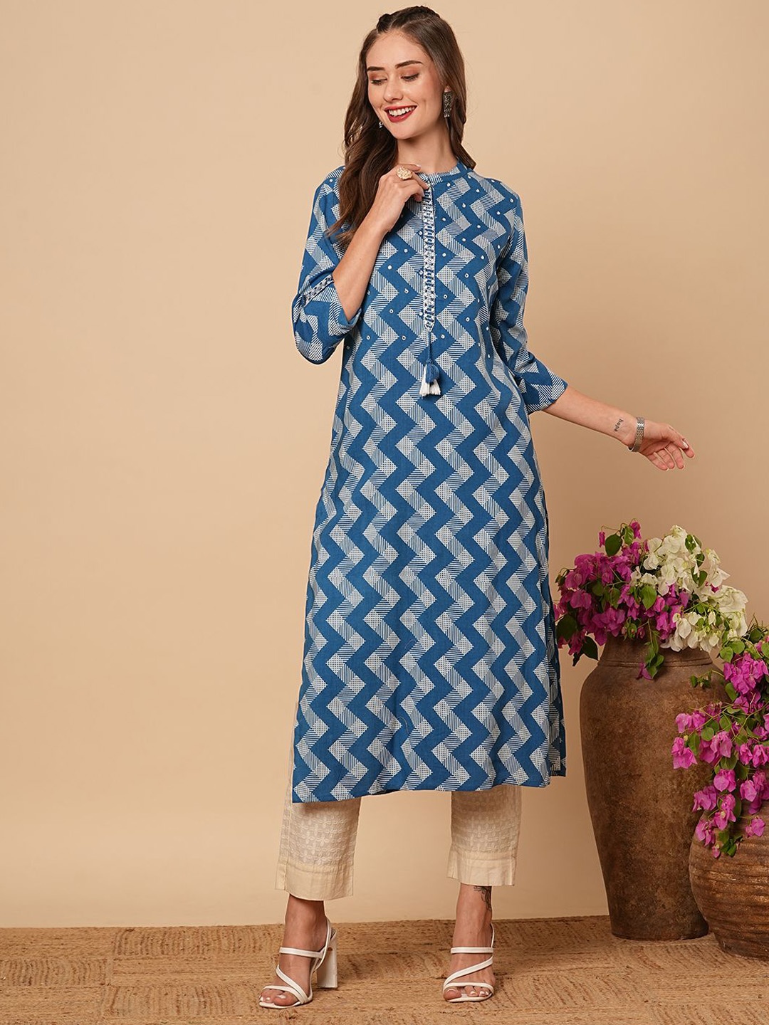 

FASHOR Women Geometric Printed Sequinned Kurta, Blue