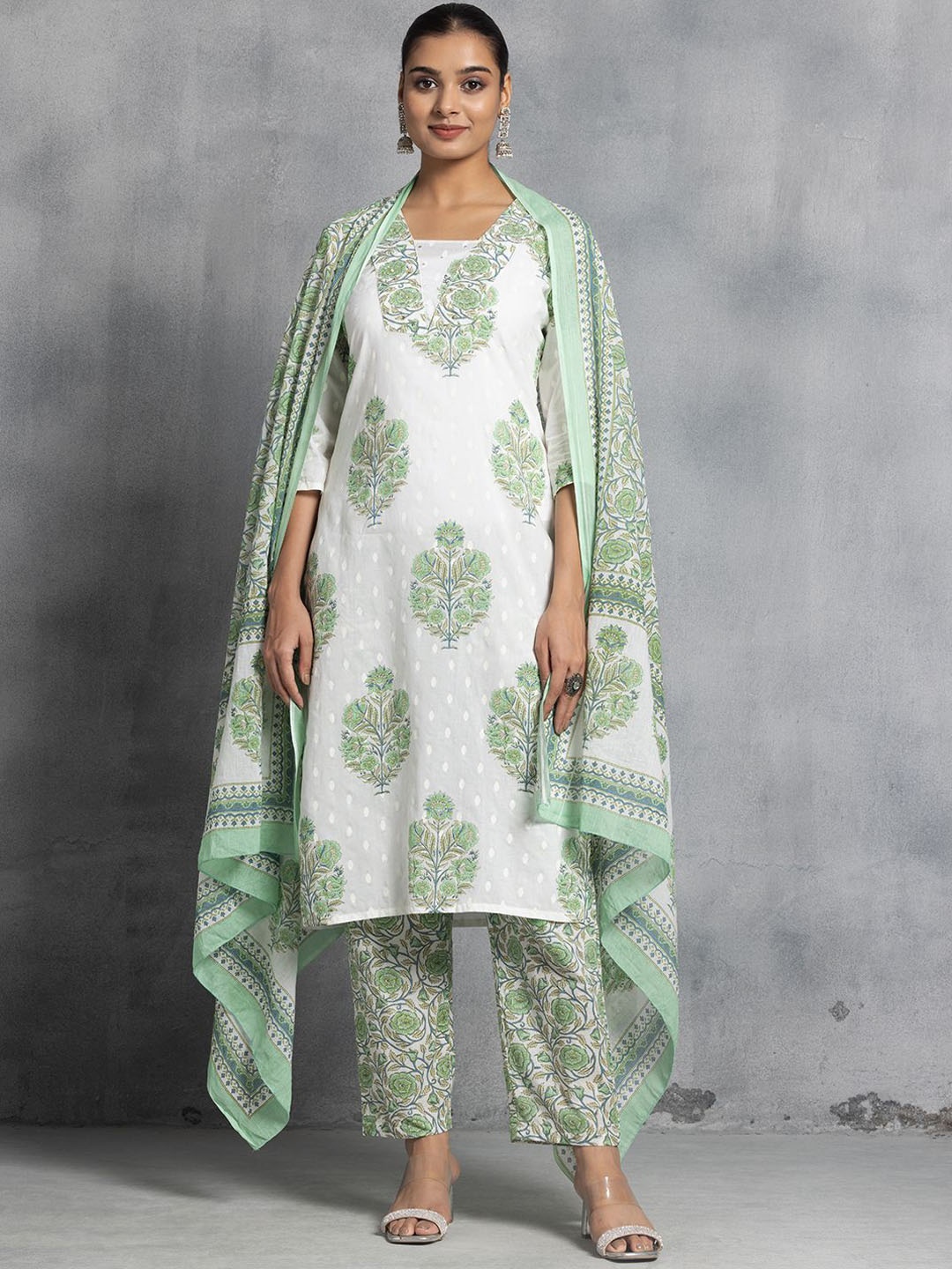 

Rang by Indya Women Floral Printed Pure Cotton Kurta with Trousers & Dupatta, Green