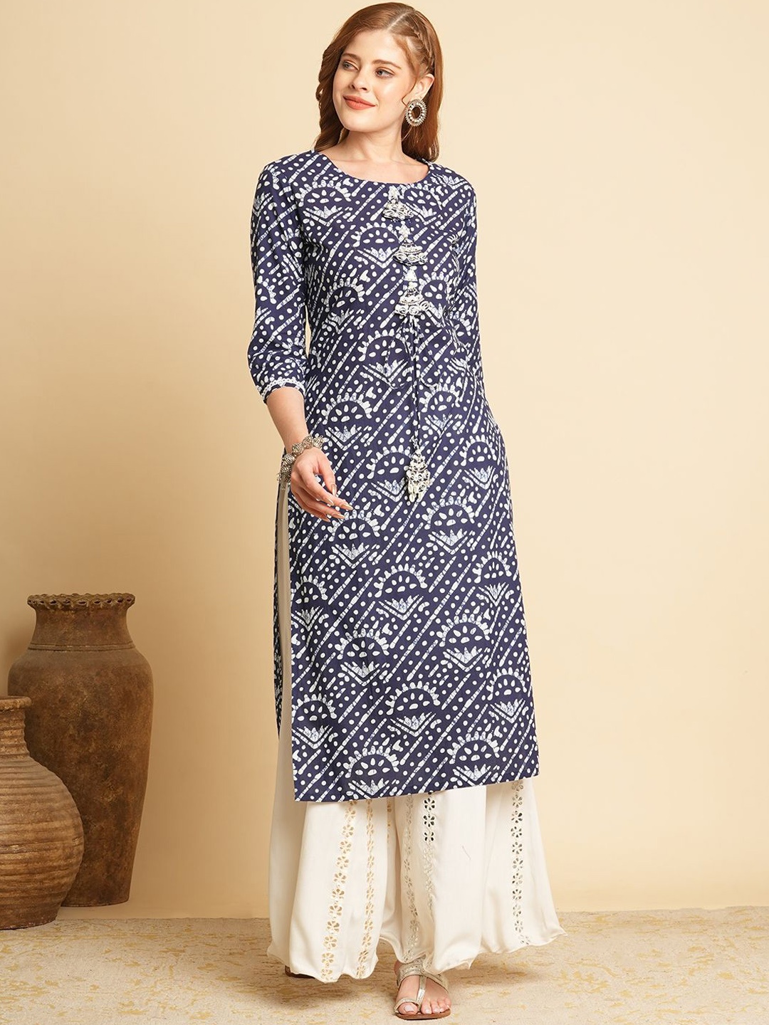 

FASHOR Women Geometric Printed Keyhole Neck Sequinned Kurta, Blue