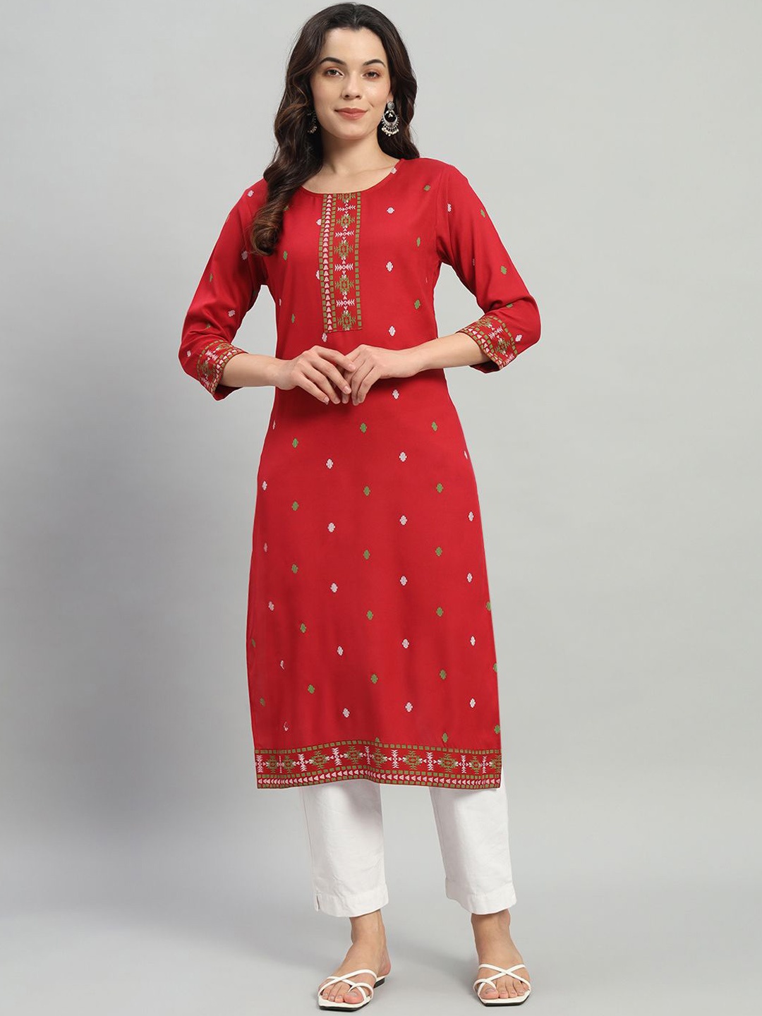 

ASHRU Women Geometric Embroidered Mirror Work Floral Kurta, Maroon