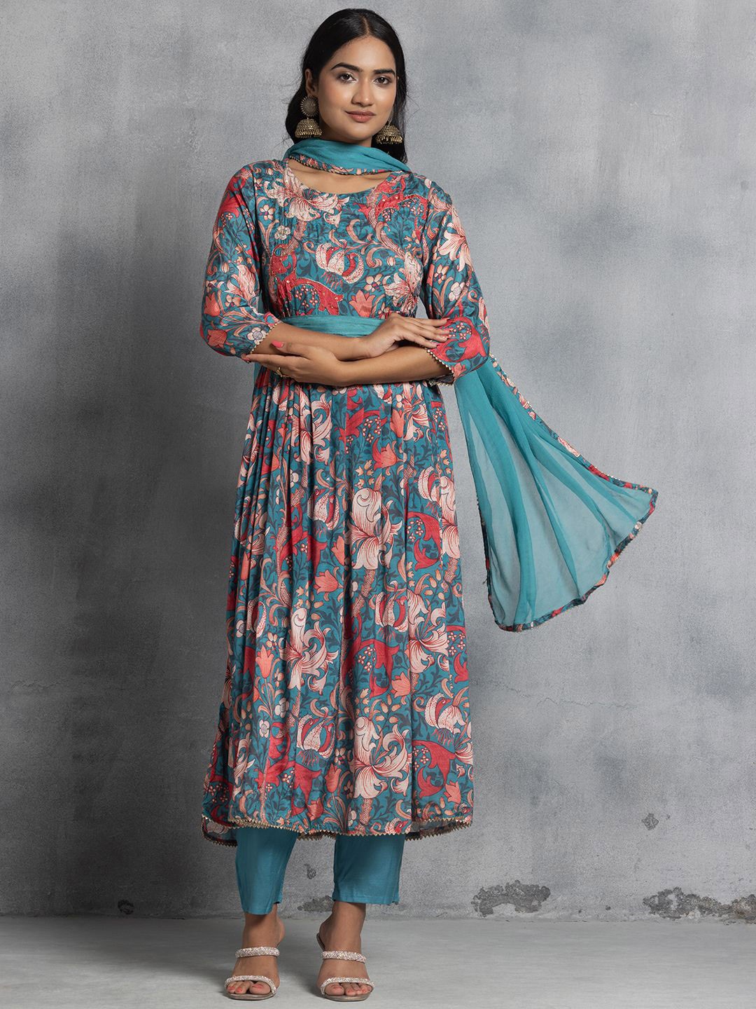

Rang by Indya Floral Printed Kurta with Trousers & Dupatta, Green