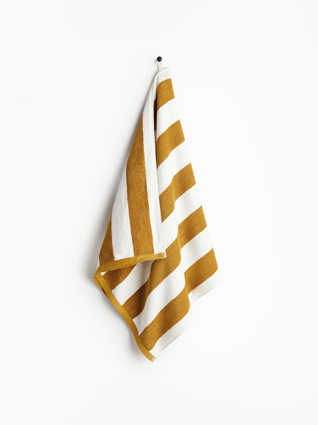 

H&M Yellow Striped Bath Towels