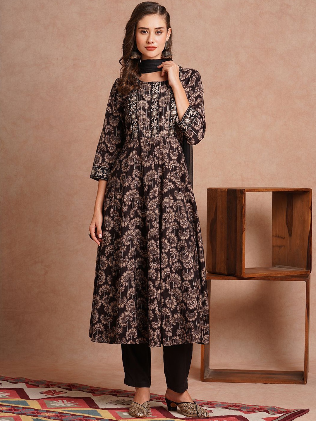 

FASHOR Women Floral Printed Panelled Sequinned Chanderi Cotton Kurta with Trousers & With Dupatta, Brown