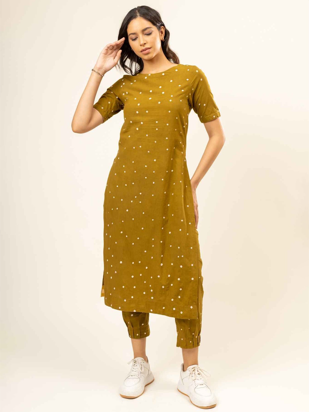 

Doodlage Women Floral Embroidered Kurta, Green