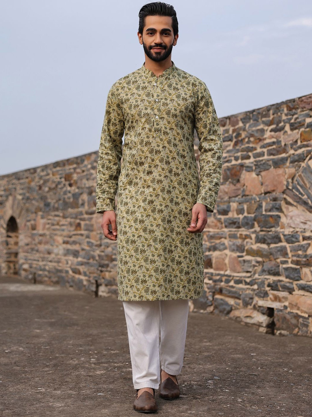 

SAY Men Printed Flared Sleeves Mirror Work Summer Sheers Kurta, Green