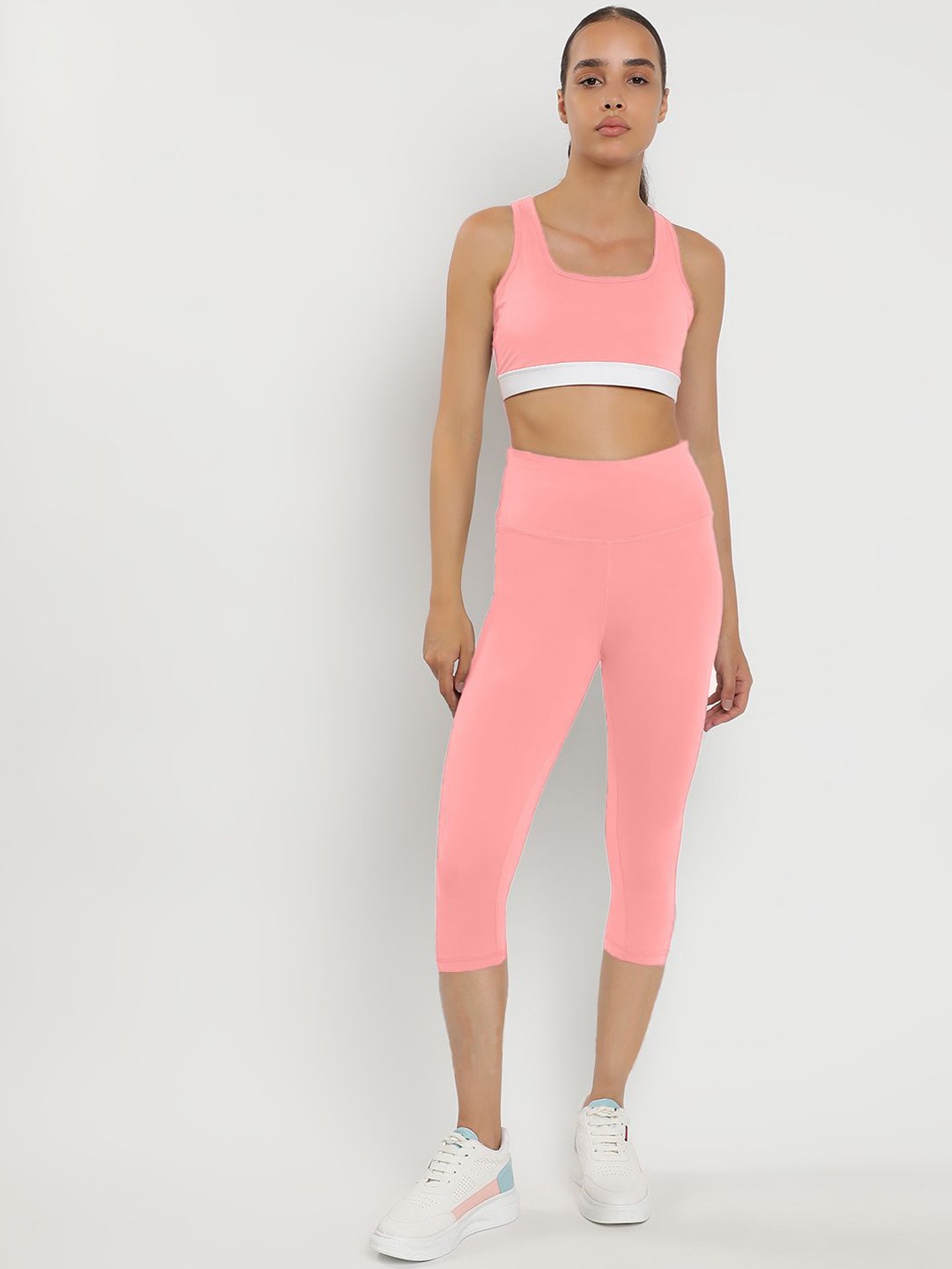 

Wearjukebox Sports Bra With Leggings Co-Ords, Peach