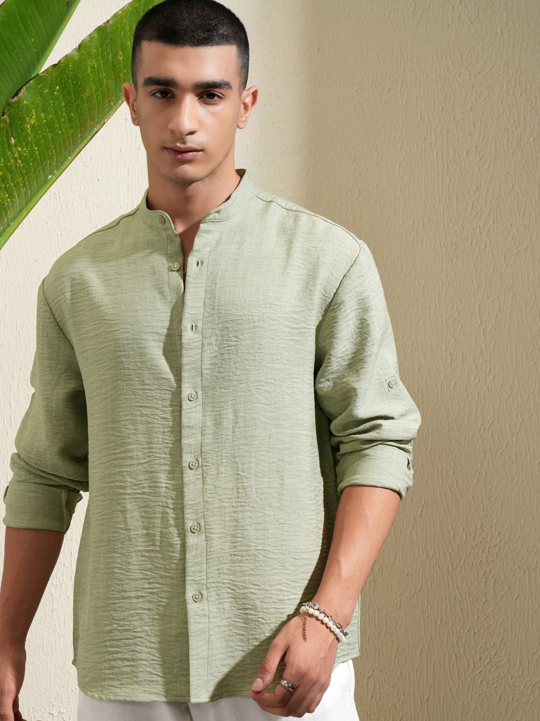 

HIGHLANDER Men Olive Solid Melange Mandarin Collar Relaxed Fit Shirt
