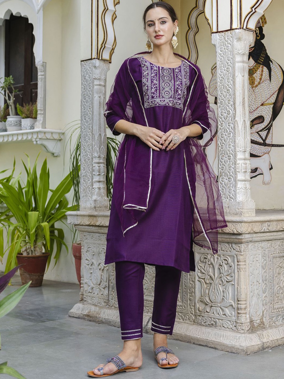 

PPTOSS Women Floral Yoke Design Regular Thread Work Kurta with Trousers & With Dupatta, Purple
