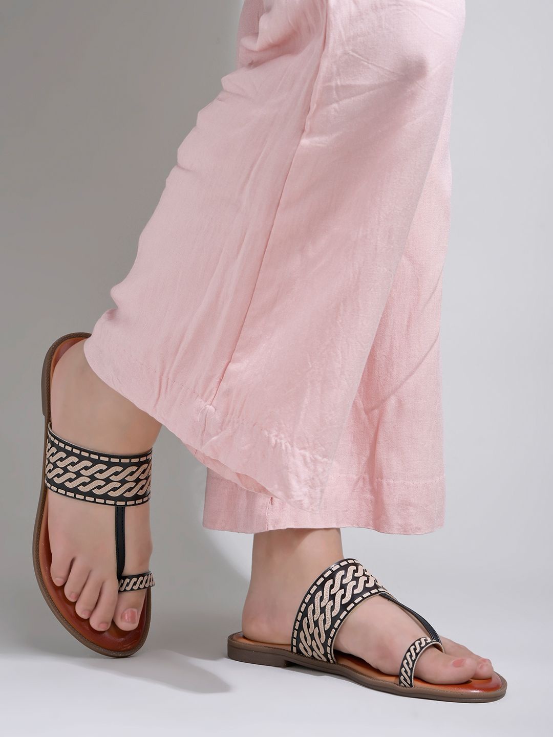 

Shoetopia Girls Ethnic Open Toe Flats, Black