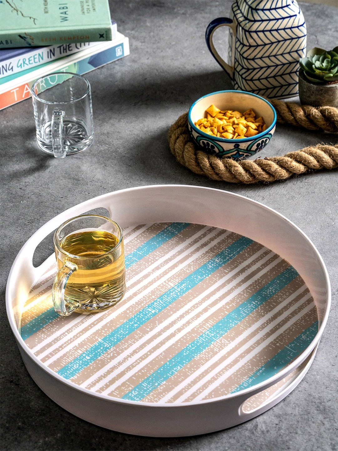 

GOODHOMES White & Blue Printed Round Serving Tray