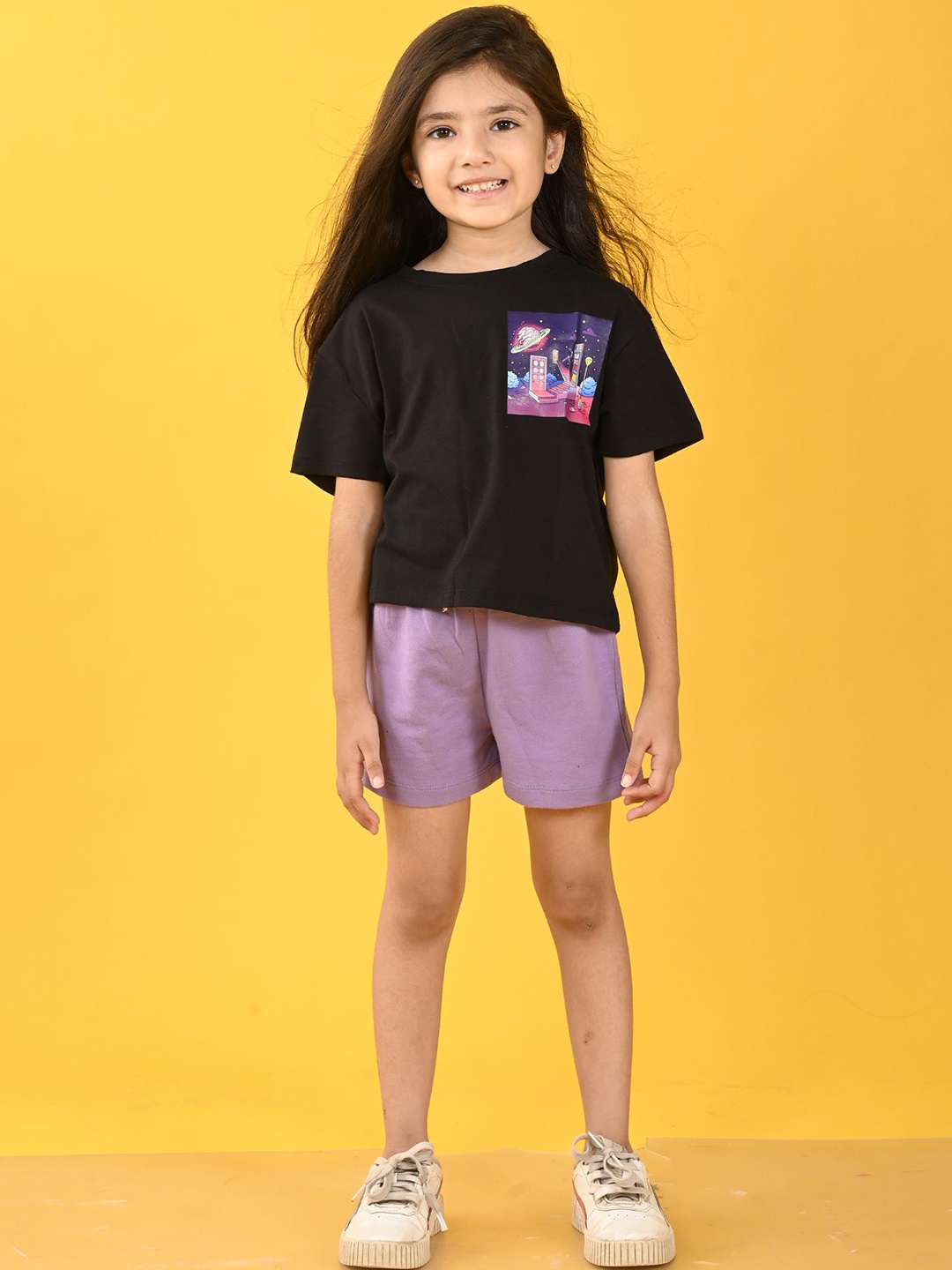 

Anthrilo Girls Printed T-shirt with Shorts, Black