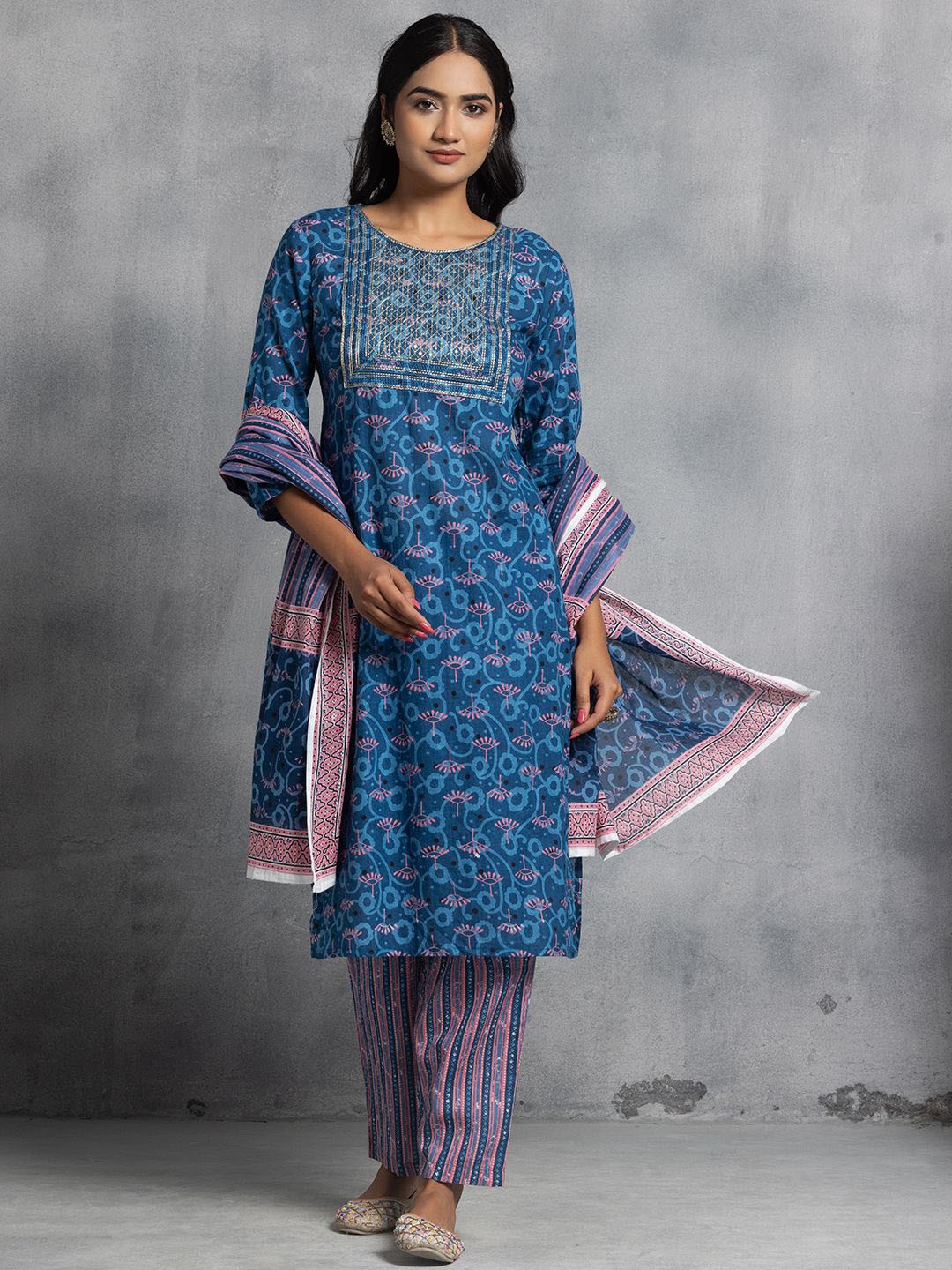 

Rang by Indya Floral Printed Sequinned Pure Cotton Straight Kurta With Trousers & Dupatta, Blue