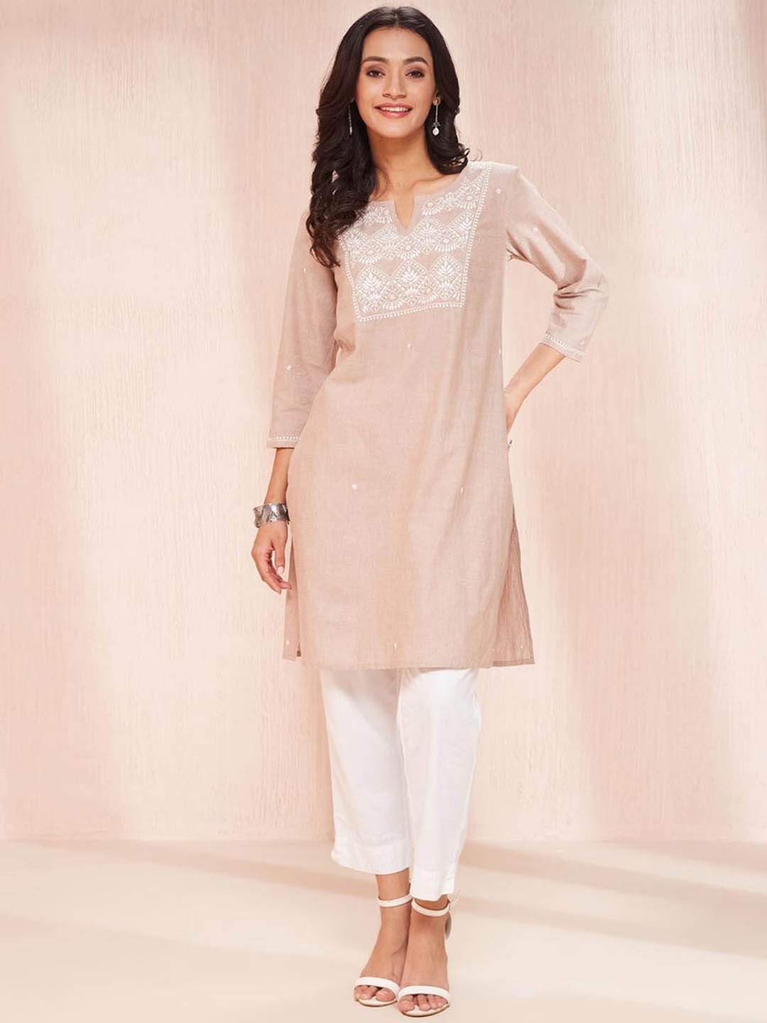 

Fabindia Women Embroidered Keyhole Neck Flared Sleeves Thread Work Kurta, Beige